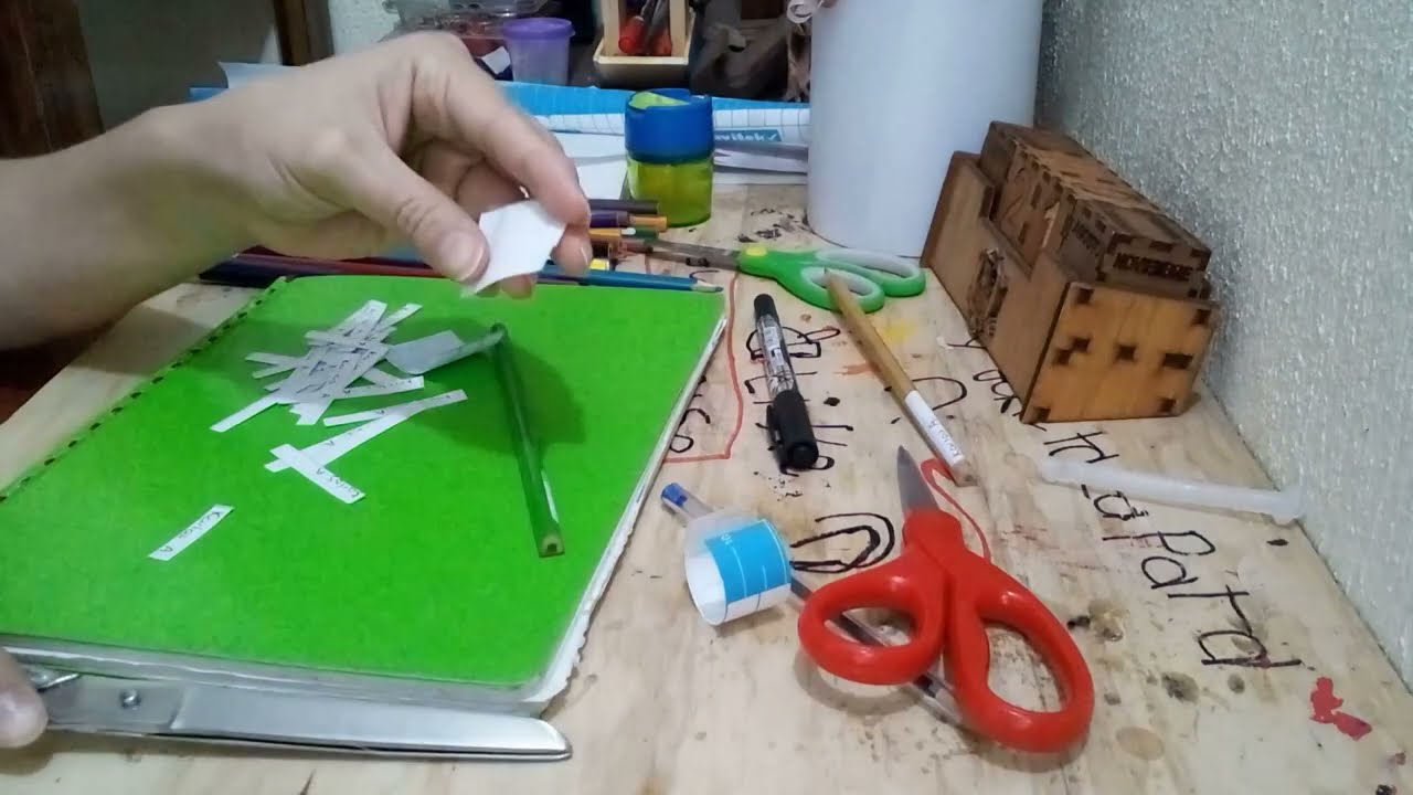 Ideas para etiquetar cuadernos con nombres de materias